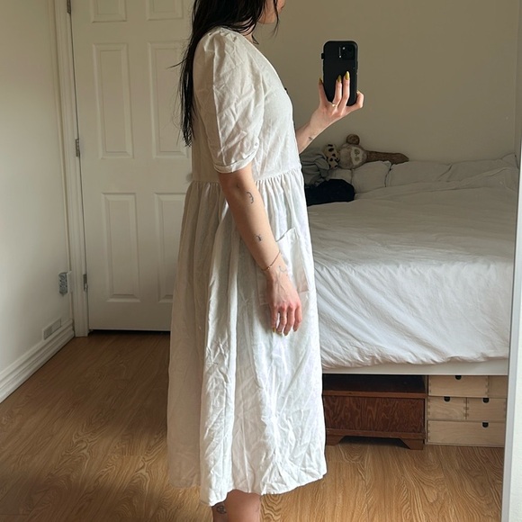 Cream Dress &Another - Picture 2 of 6